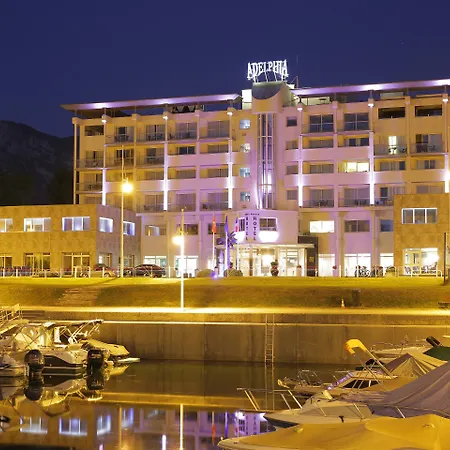 Marina Adelphia Hotel