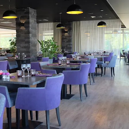 Marina Adelphia 3*